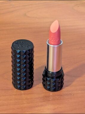 Kat Von D 'La Femme' Matte Lipstick